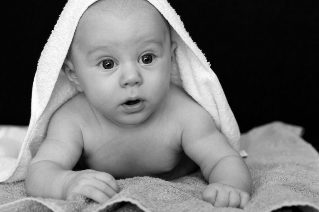 Baby mit Waschlappen sauber machen — kurz und verständlich