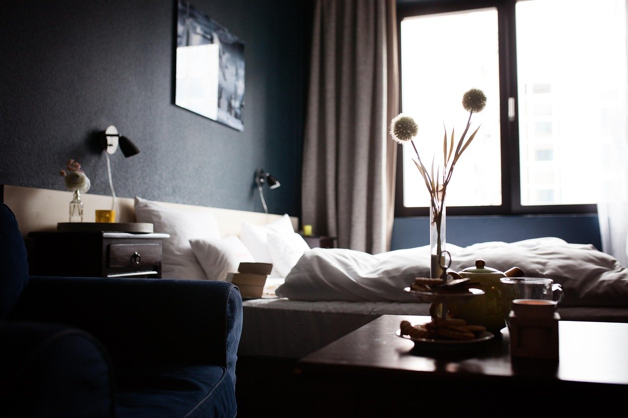 Bett mit Stauraum und Matratze